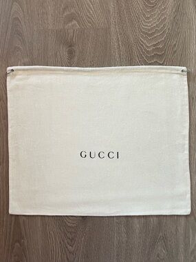 Gucci dust bag (C577)